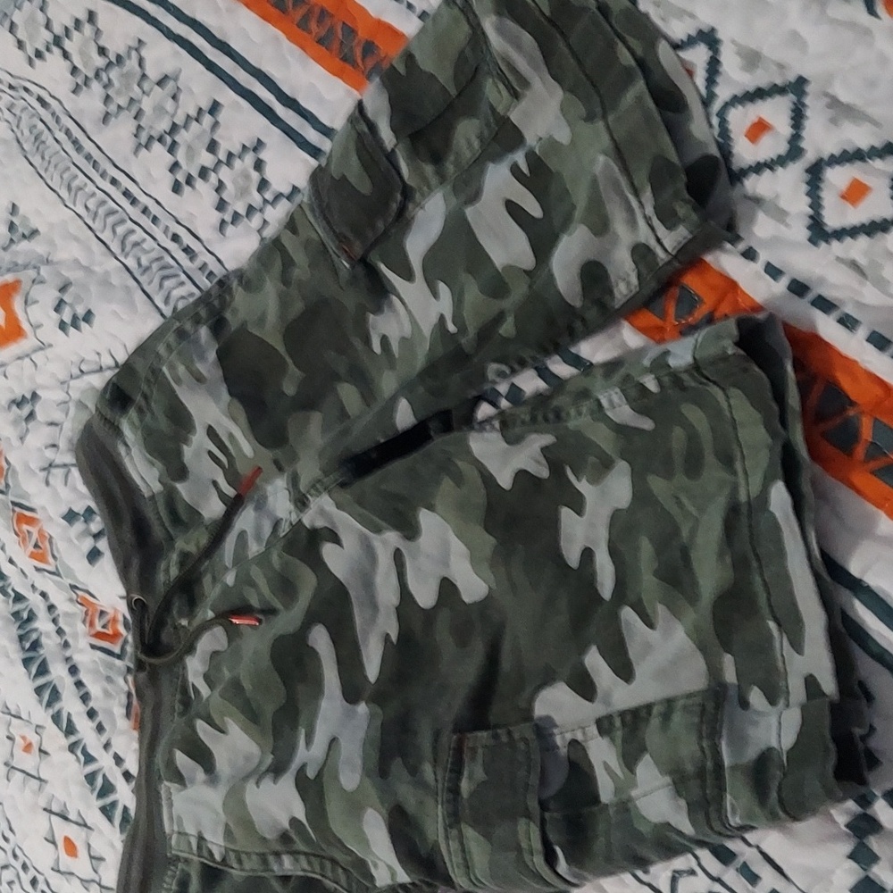 🏫 3 for $10 Boy's Camo Cargo Shorts